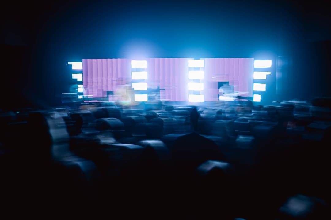 苹果首款曲面屏iPhone曝光 20周年纪念特别版